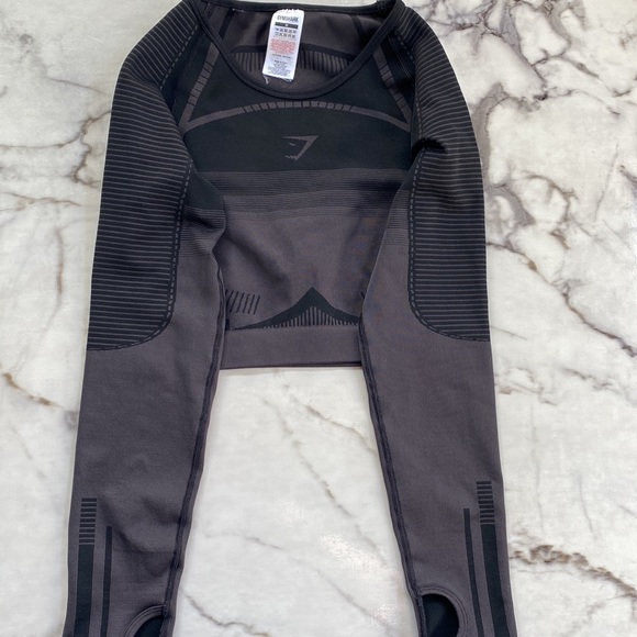 Gymshark Black Crop Top- medium - Picture 3 of 6